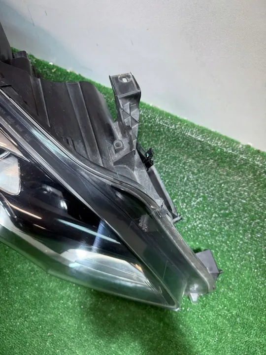 Oikea etuvalaisin OPEL ZAFIRA C Bi-Xenon image 7