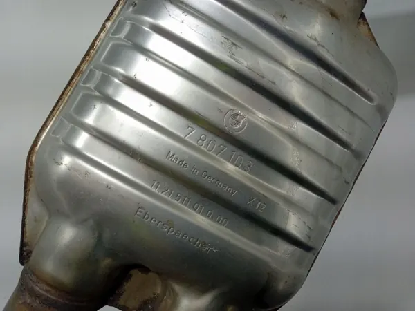 BMW N57 3.0d Komplett Avgasljuddämpare OEM 7807110 image 4