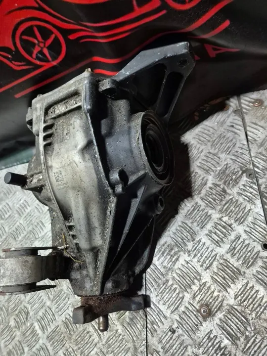 Mercedes C-Klass W205 Bakaxel Diff 2.0 Bensin 2053508507 image 4