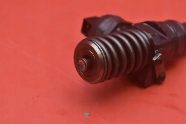 Bomba de inyección OEM 038130073AQ para VW Golf 4 1.9 TDI image 8