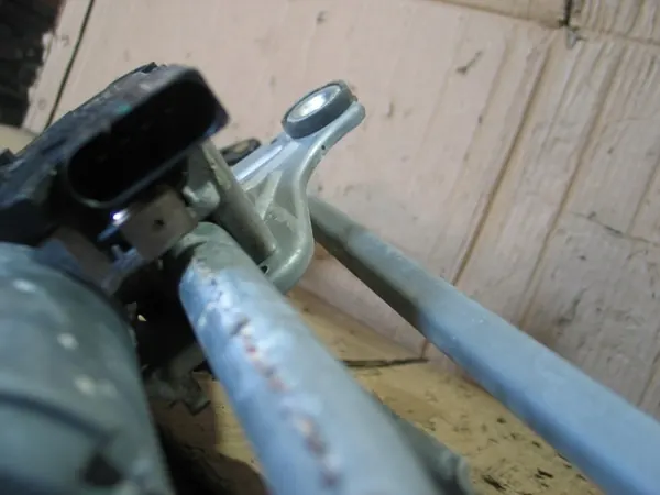 Tuulilasinpyyhkimen moottorin mekanismi eteen Volvo S60 II V60 30753493 image 6