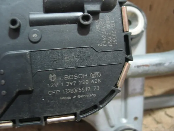 Tuulilasinpyyhkimen moottorin mekanismi eteen Volvo S60 II V60 30753493 image 9