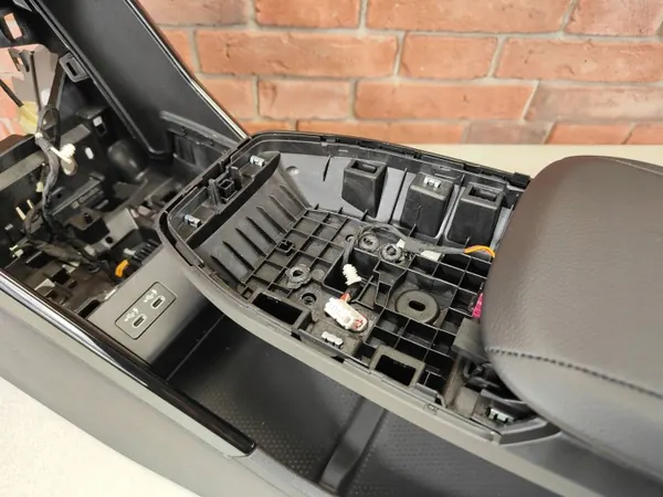 OEM 4A1CA61 mittkonsol armstöd för BMW X1 image 6