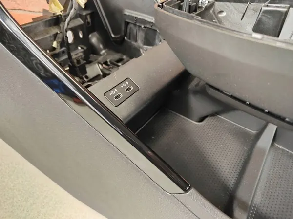 OEM 4A1CA61 mittkonsol armstöd för BMW X1 image 7