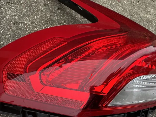 Volvo V40 II Cross Country 12- Luz trasera izquierda image 4