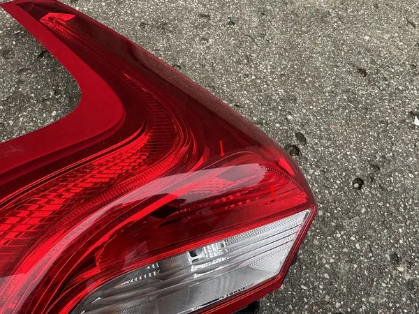 Volvo V40 II Cross Country 12- Luz trasera izquierda image 5