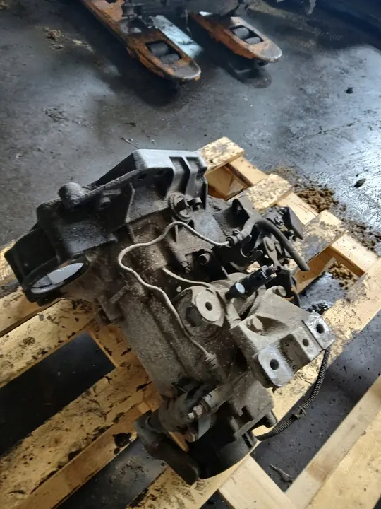 VW GOLF IV 1.6 B Vaihteisto 02K301107J DSB image 4