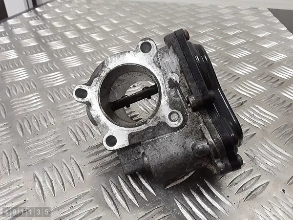 Corps de papillon Nissan Qashqai 2000 Diesel OEM 8200987453b image 3