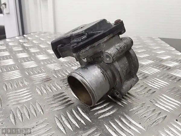 Corps de papillon Nissan Qashqai 2000 Diesel OEM 8200987453b image 4