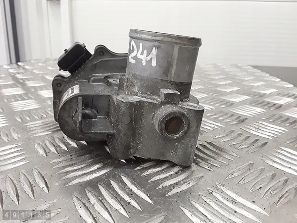 Corps de papillon Nissan Qashqai 2000 Diesel OEM 8200987453b image 5