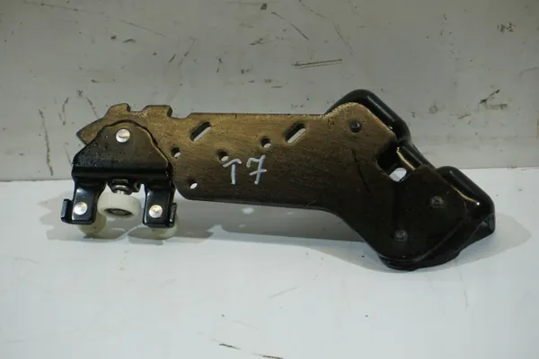 Rodillo de puerta VW T7 Multivan OEM 7T0843397Q - Usado image 2