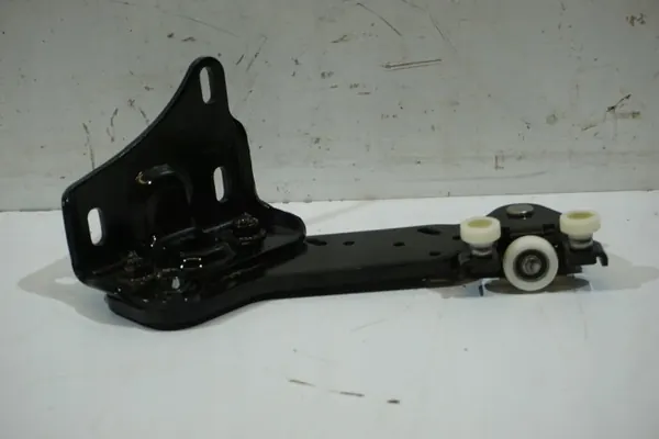 Rodillo de puerta VW T7 Multivan OEM 7T0843397Q - Usado image 3
