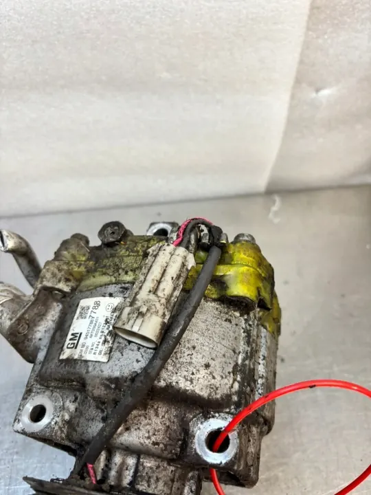 AC Compressor Opel Adam 94517788 OEM image 3