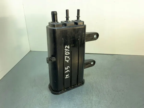 Hyundai ix35 Brandstofdampkanister OEM 3142028100 image 2