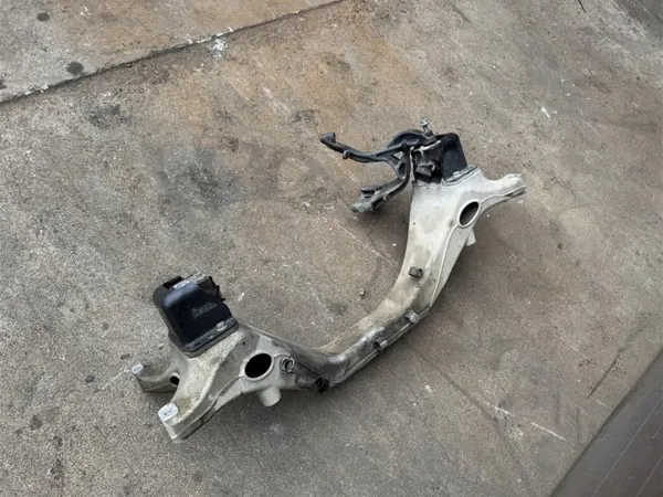 Moottorin Kiinnike OEM 2N0199207 VW Crafter II RWD image 4