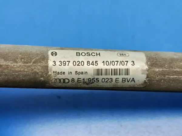 Audi A4 B7 framrutetorkarmekanism OEM 8E1955023E image 4