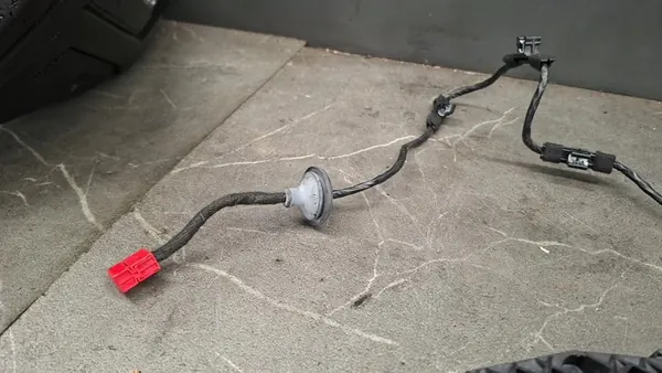 Suporte de Manivela Frontal Esquerda VW Arteon image 4