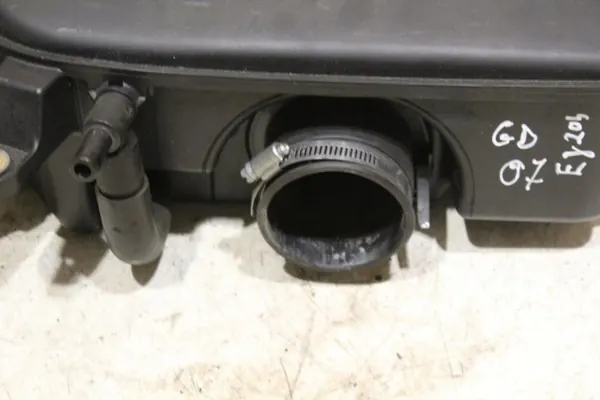 Subaru GD OEM luchtresonator - Gebruikte staat image 3