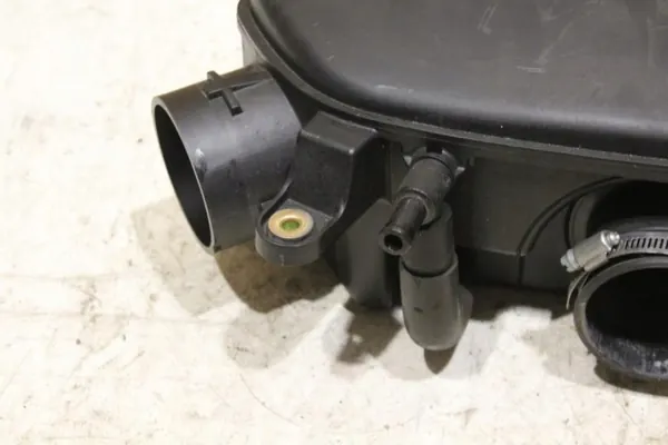 Subaru GD OEM luchtresonator - Gebruikte staat image 4