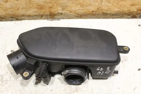 Subaru GD OEM luchtresonator - Gebruikte staat image 6