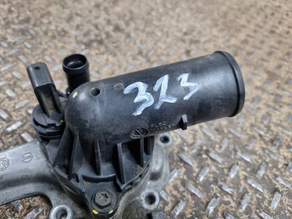 Jeep Grand Cherokee WL L 3.6 Limited Carcasa de Termostato 2021- image 6