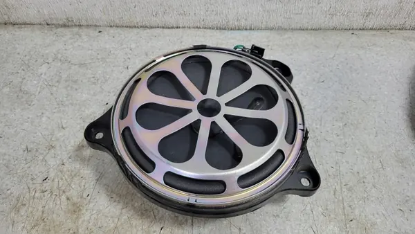 Mercedes A1678203700 Rechter Burmester Subwoofer Luidspreker image 2