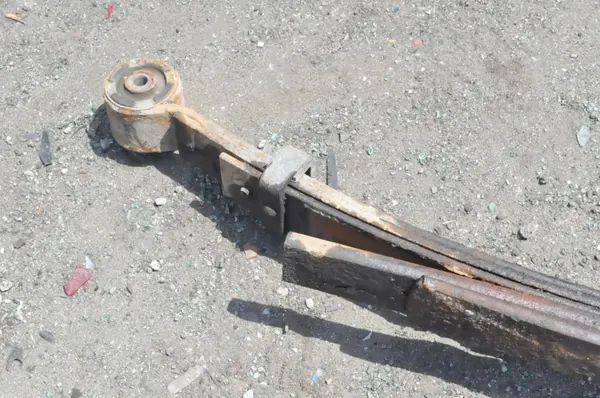Ressort à lames arrière Ford Ranger IV OEM 391123 image 3