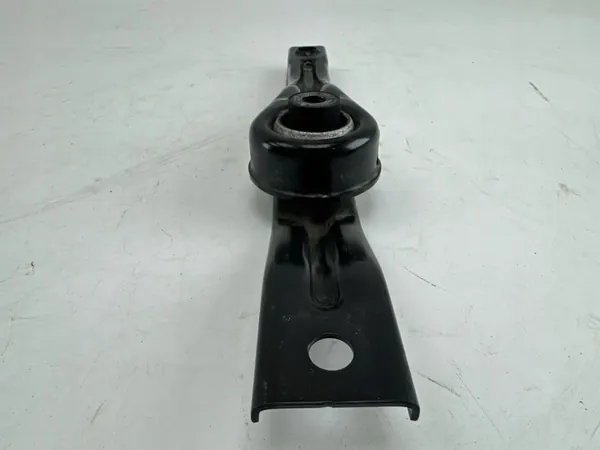 Audi Q2 2023 Vaihteiston kiinnitys OEM 5Q0199855M image 5