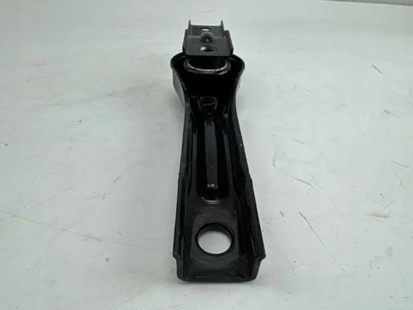 Audi Q2 2023 Vaihteiston kiinnitys OEM 5Q0199855M image 7