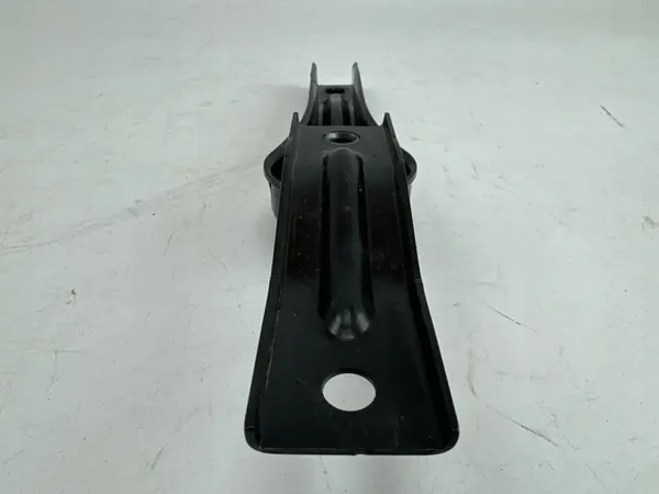 Audi Q2 2023 Vaihteiston kiinnitys OEM 5Q0199855M image 8