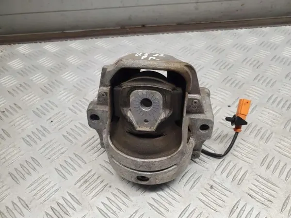 Audi OE 8R0199381AA Moottorin Laakerointi image 2