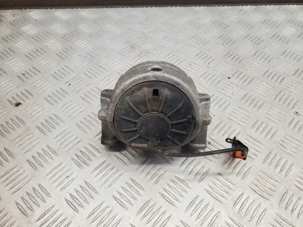 Audi OE 8R0199381AA Moottorin Laakerointi image 5
