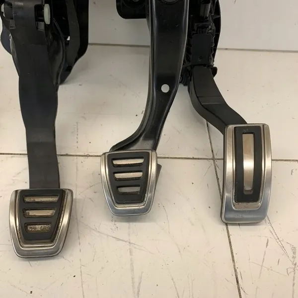 R-line Pedale Gas Bremse Kupplung VW GOLF VIII 5H image 2