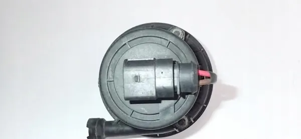 Pompe à air secondaire Audi A8 D3 W12 image 4