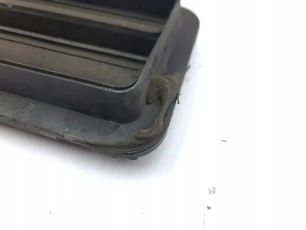Grille de ventilation pare-chocs arrière Maserati Quattroporte 2008 OEM 60665690 image 6