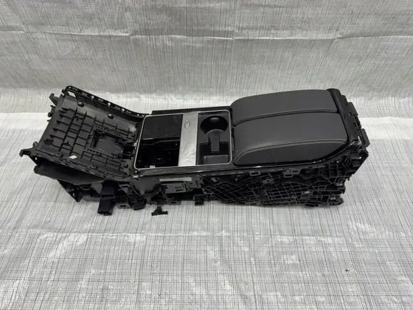 Accoudoir VELAR - PODŁOKIETNIK pour Land Rover Velar L560 image 4