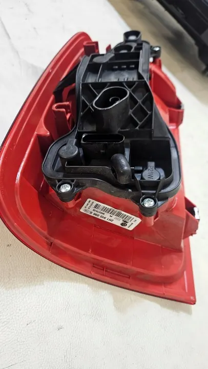 Lámpara trasera derecha Volkswagen Amarok 2H1945096G image 9