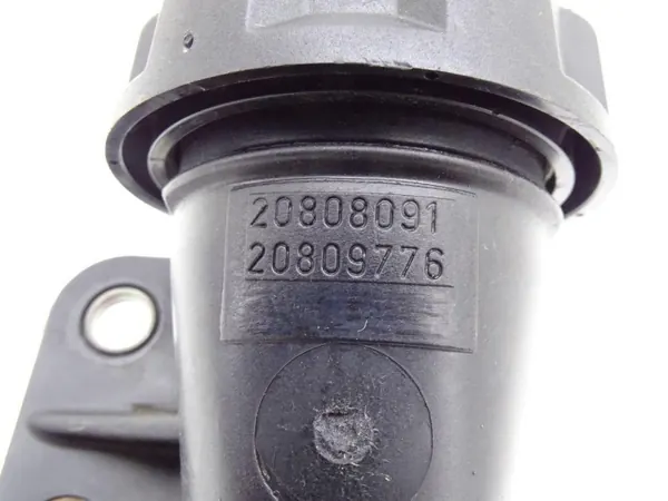 Volvo Öl-Einfüllstutzen OEM 20808091 - Gebraucht image 4