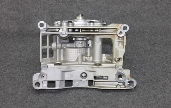 Pompe à huile BMW N57 3.0D OEM 7823009 - Occasion image 5