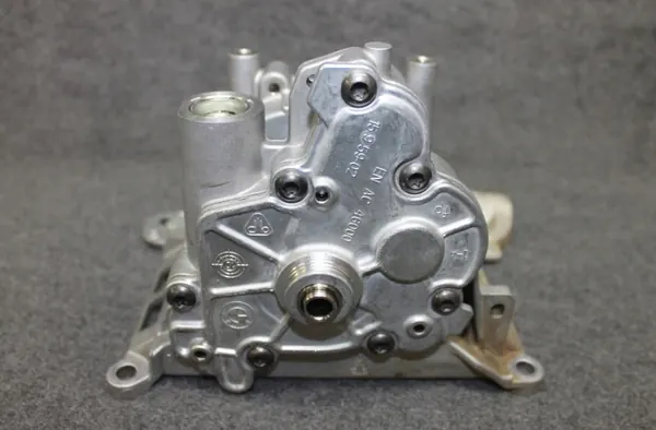 Pompe à huile BMW N57 3.0D OEM 7823009 - Occasion image 6
