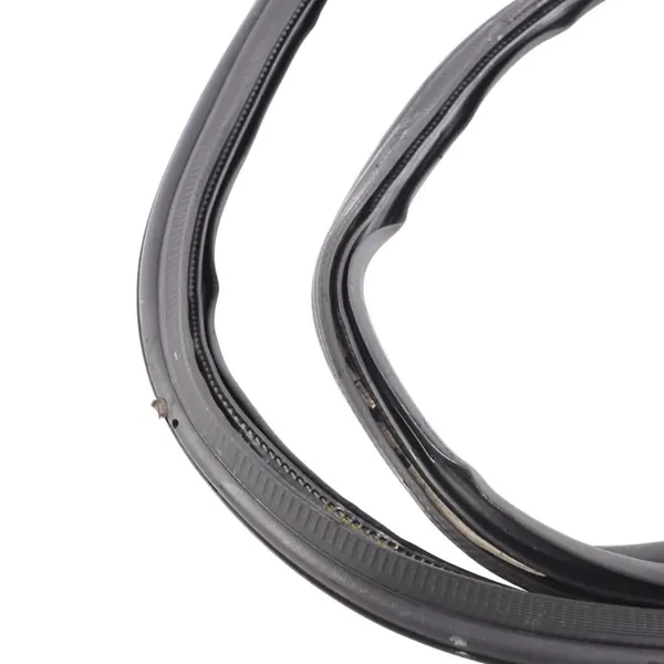 Joint de hayon Land Rover Discovery L550 FK72-41608-A image 9