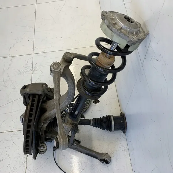 Mozzo anteriore destro Audi A5 3.0 TDI 2019 image 9