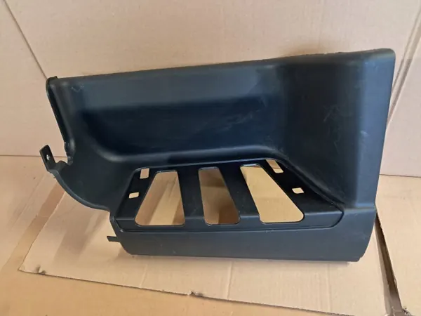 Cubierta de escalón inferior Volvo FH13/FH12 OEM 20529638 image 2