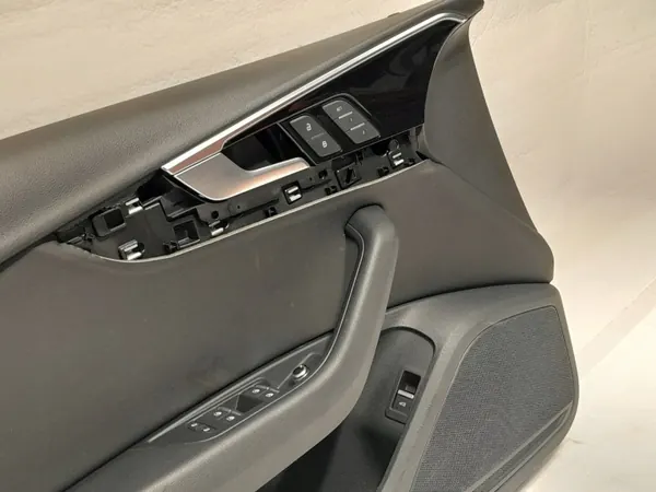 OEM 8W0867117 Framvänster Dörrpanel Audi A4 B9 image 4