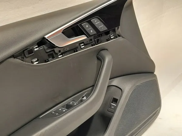 OEM 8W0867117 Framvänster Dörrpanel Audi A4 B9 image 5