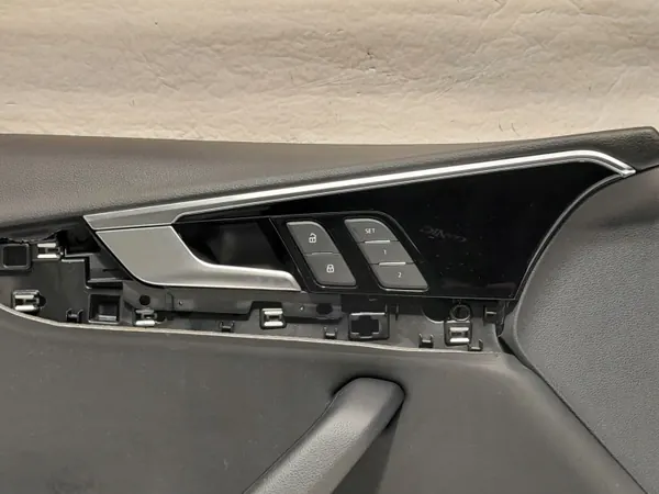 OEM 8W0867117 Framvänster Dörrpanel Audi A4 B9 image 6