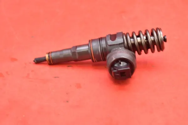 Injectiepomp OEM 038130073AJ voor VW Passat B5 1.9 TDI image 4