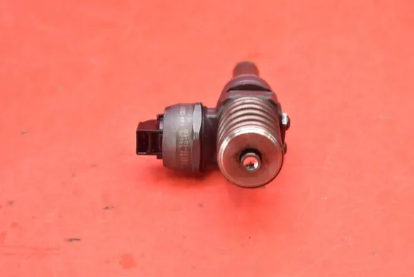 Injectiepomp OEM 038130073AJ voor VW Passat B5 1.9 TDI image 5