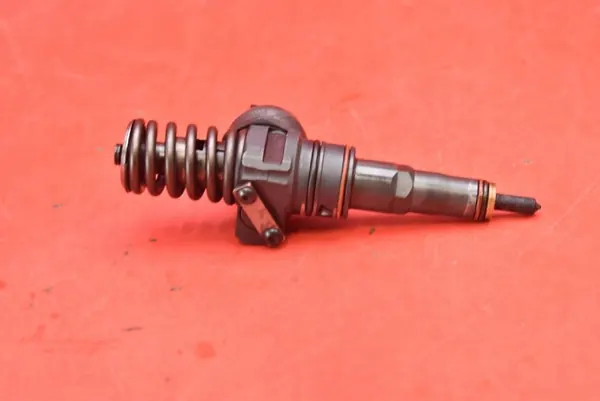 Injectiepomp OEM 038130073AJ voor VW Passat B5 1.9 TDI image 6