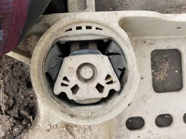 OEM 7N0199369A Motorlager Vorne für VW Passat B7 image 3